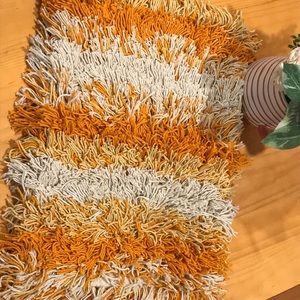 Shaggy lumber pillow